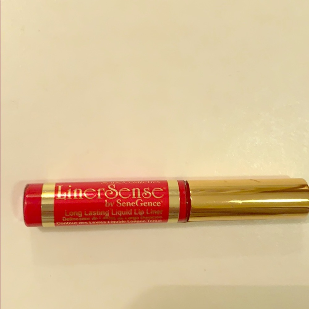 SeneGence lipliner in Blu-Red